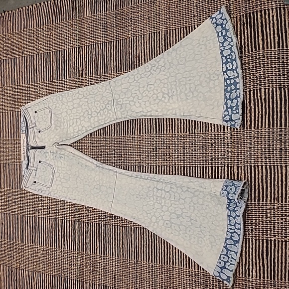 ONE TEASPOON ZIGGY FLARE LEOPARD ANIMAL PRINT JEANS - Picture 1 of 10